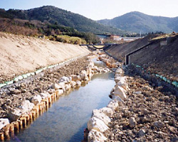 内山川工事中