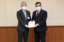意見書提出のようす 意見書提出のようす